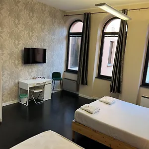 Affittacamere The Rock House Con Bagno Privato, Piacenza